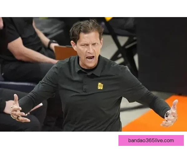 斯奈德达成常规赛500胜里程碑跻身现役主帅前六彰显执教实力